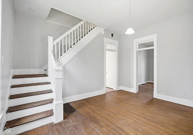 Photo 4 of Single family home for sale at 810 College, Anderson, IN 46012 | MLS# 22106077 | Listing updated on 2026-09-25