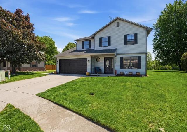 Photo 3 of Sale Pending at 4209 Lakefield Ct, Indianapolis, IN 46254 | MLS# 22106097 | Listing updated on 2026-08-27
