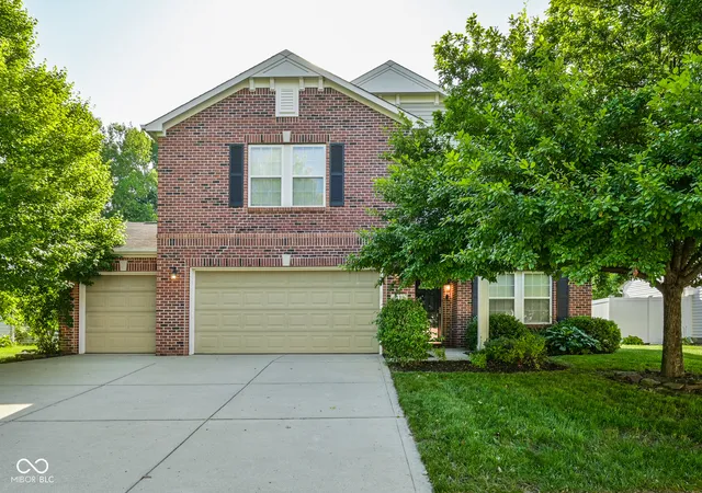 Photo 1 of Single family home for sale at 8189 Admirals Landing Pl, Indianapolis, IN 46236 | MLS# 22106125 | Listing updated on 2026-09-03