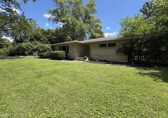 Photo 3 of Sale Pending at 6921 Barr Will, Indianapolis, IN 46220 | MLS# 22106172 | Listing updated on 2026-08-18