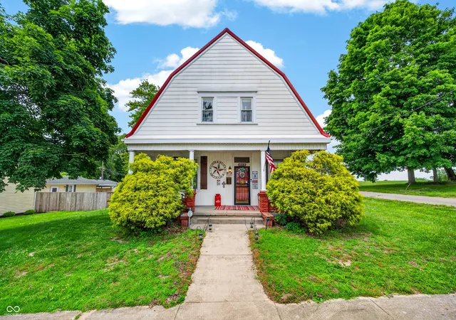 Homes for sale in Brownstown, IN | 306 N High St, Brownstown, IN 47220 | MLS# 22106174