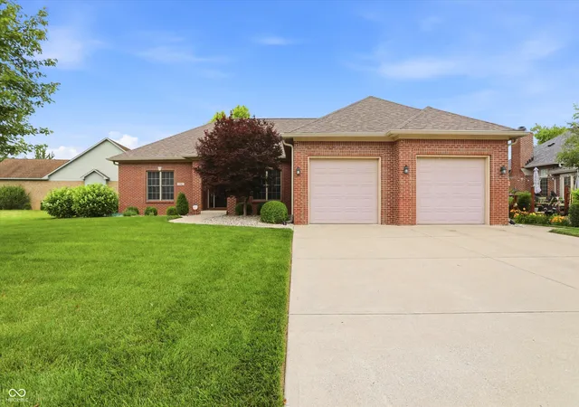 Homes for sale in Greenwood, IN | 3724 Morningside Dr, Greenwood, IN 46143 | MLS# 22106182