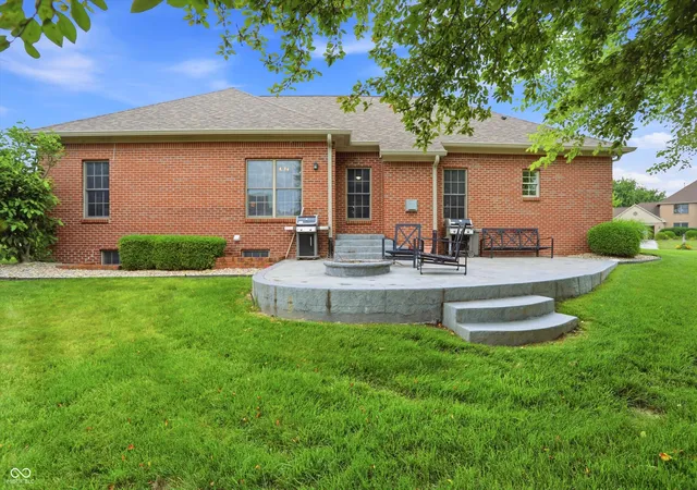 Homes for sale in Greenwood, IN | 3724 Morningside Dr, Greenwood, IN 46143 | MLS# 22106182