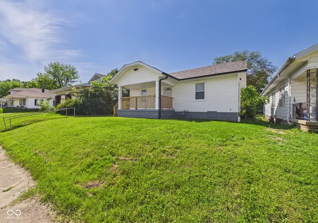 Photo 1 of Single family home for sale at 1403 W 3rd Street, Anderson, IN 46016 | MLS# 22106205 | Listing updated on 2026-09-30