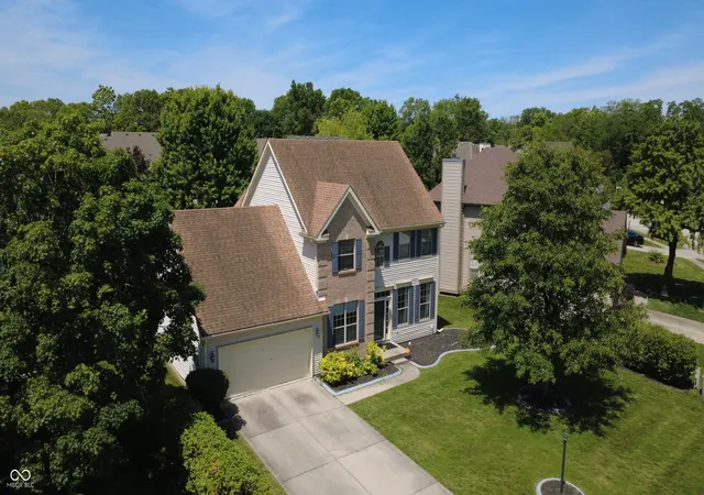 3rd image of 3133 Woodlane Ct, Indianapolis, IN 46268 | MLS# 22106208