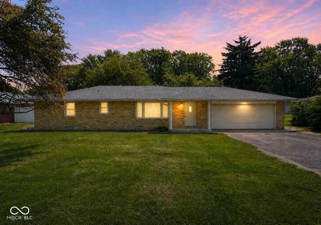 Photo 1 of Single family home for sale at 8 S Scatterfield Rd, Anderson, IN 46012 | MLS# 22106213 | Listing updated on 2026-09-28