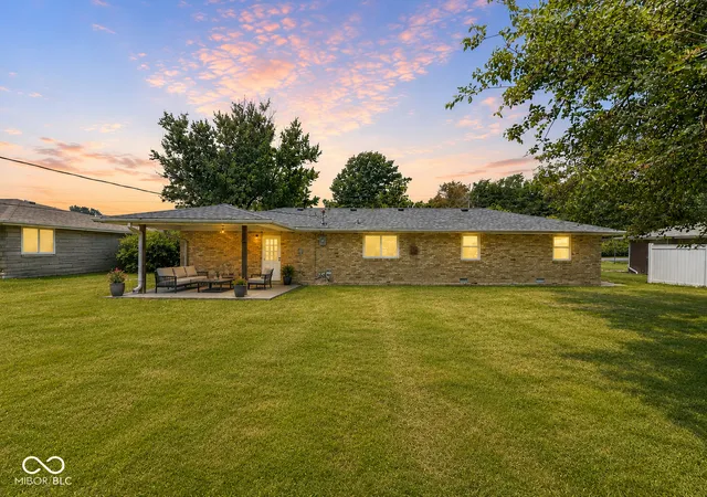Photo 3 of Single family home for sale at 8 S Scatterfield Rd, Anderson, IN 46012 | MLS# 22106213 | Listing updated on 2026-09-28