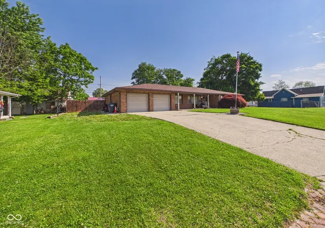 Homes for sale in Alexandria, IN | 708 W Monroe St, Alexandria, IN 46001 | MLS# 22106235