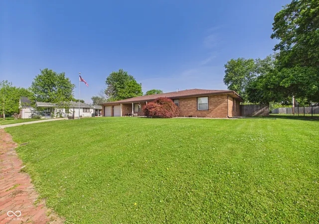 Homes for sale in Alexandria, IN | 708 W Monroe St, Alexandria, IN 46001 | MLS# 22106235