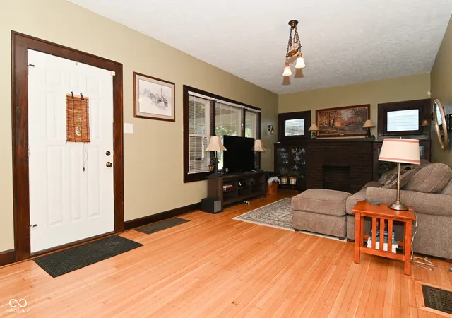 2nd image of 611 Wallace Ave, Indianapolis, IN 46201 | MLS# 22106324