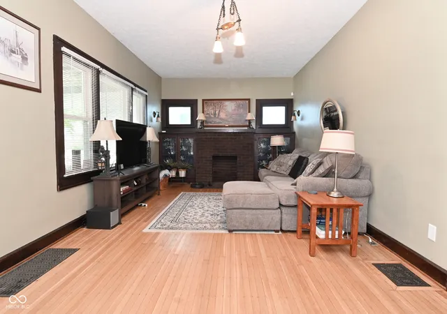 3rd image of 611 Wallace Ave, Indianapolis, IN 46201 | MLS# 22106324