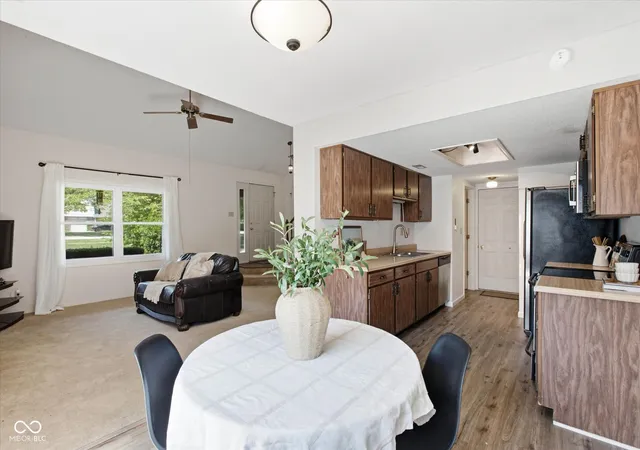 4th image of 9063 Pine Cone Wy, Indianapolis, IN 46268 | MLS# 22106331