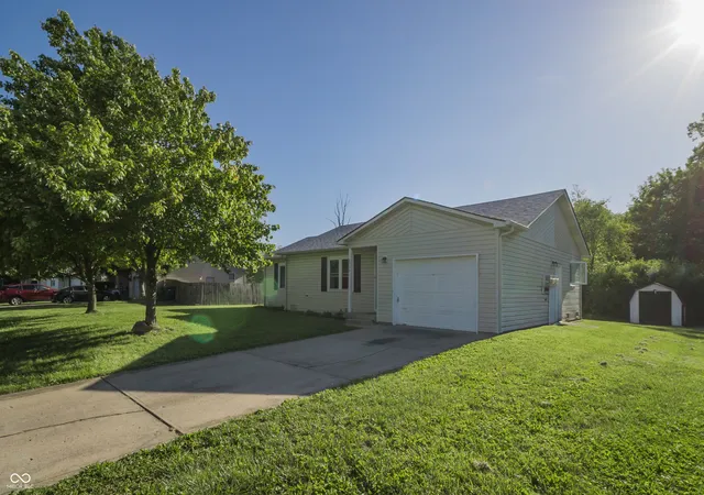 Homes for sale in Camby, IN | 5381 Collett Dr E, Camby, IN 46113 | MLS# 22106354