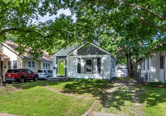 Photo 2 of Sale Pending at 4949 Kingsley Dr, Indianapolis, IN 46205 | MLS# 22106370 | Listing updated on 2026-08-29