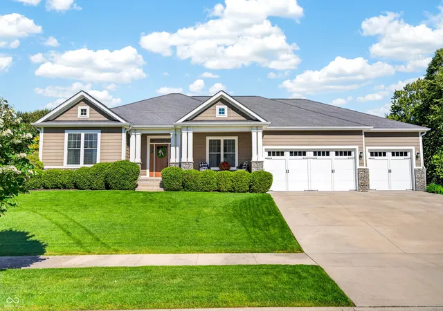 1st image of 1714 Deer Creek Wy, Columbus, IN 47201 | MLS# 22106405