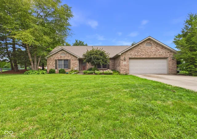 1st image of 1413 N Fairview St, Alexandria, IN 46001 | MLS# 22106411