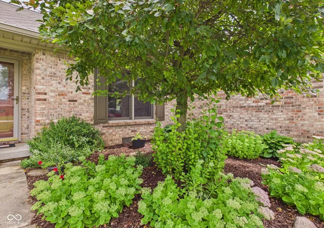 Photo 3 of Single family home for sale at 1413 N Fairview Ave, Alexandria, IN 46001 | MLS# 22106411 | Listing updated on 2026-08-24