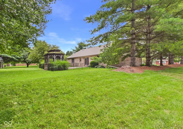 Photo 5 of Single family home for sale at 1413 N Fairview Ave, Alexandria, IN 46001 | MLS# 22106411 | Listing updated on 2026-08-24