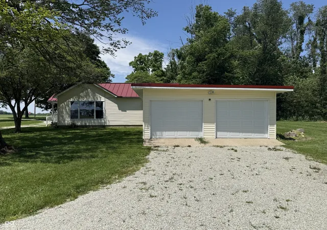 Homes for sale in Connersville, IN | 2972 N County Road 450 W, Connersville, IN 47331 | MLS# 22106415