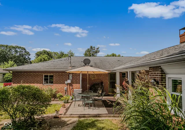 5th image of 1603 Mccullough Ln, Columbus, IN 47203 | MLS# 22106426