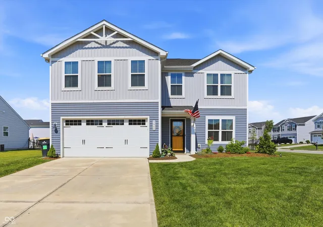 Photo 2 of Sale Pending at 9860 Oakmont E Dr, Pendleton, IN 46064 | MLS# 22106454 | Listing updated on 2026-09-19