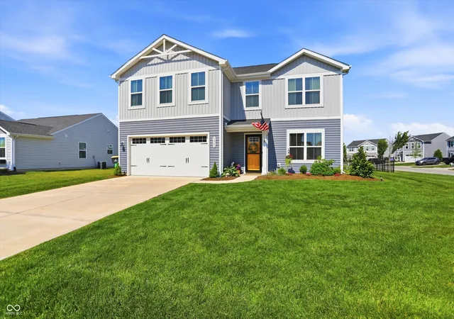 Photo 3 of Sale Pending at 9860 Oakmont E Dr, Pendleton, IN 46064 | MLS# 22106454 | Listing updated on 2026-09-19