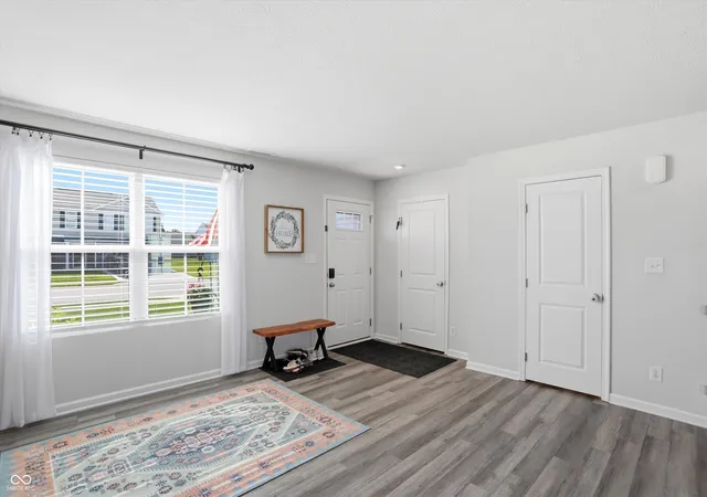 Photo 5 of Single family home for sale at 9860 Oakmont E Dr, Pendleton, IN 46064 | MLS# 22106454 | Listing updated on 2026-08-10