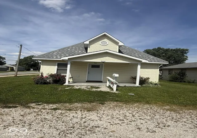 Homes for sale in Frankfort, IN | 1102 Myrtle Ave, Frankfort, IN 46041 | MLS# 22106467