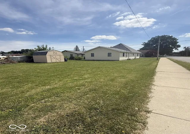 Homes for sale in Frankfort, IN | 1102 Myrtle Ave, Frankfort, IN 46041 | MLS# 22106467