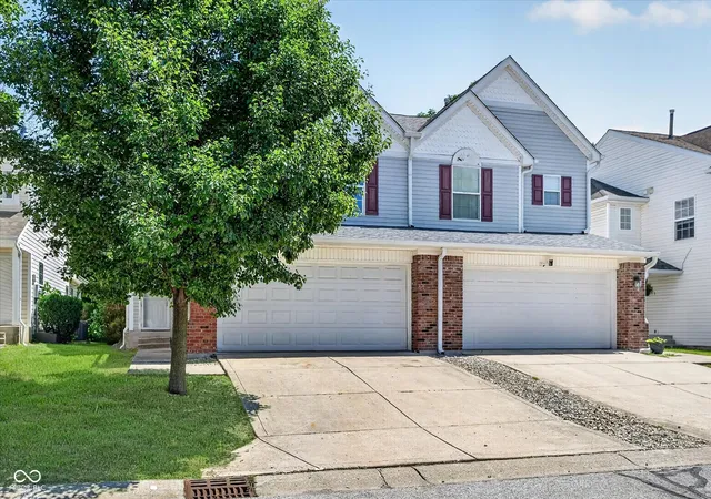 Photo 2 of Single family home for sale at 1852 Misty Lake Dr, Indianapolis, IN 46260 | MLS# 22106483 | Listing updated on 2026-08-04