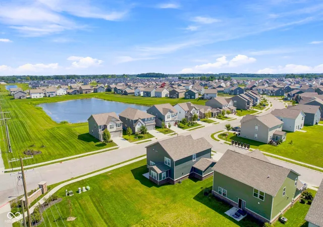 Photo 2 of Single family home for sale at 6778 Sugar Crk Ln, Whitestown, IN 46075 | MLS# 22106535 | Listing updated on 2026-10-05