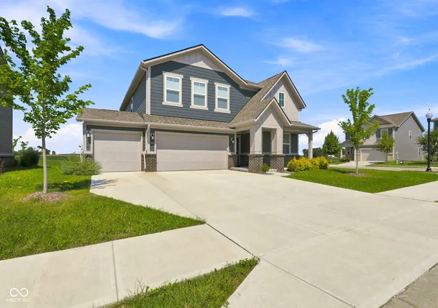 Photo 4 of Single family home for sale at 6778 Sugar Crk Ln, Whitestown, IN 46075 | MLS# 22106535 | Listing updated on 2026-10-05