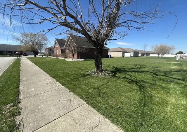 Photo 2 of Single family home for sale at 9162 Janelle Dr, Seymour, IN 47274 | MLS# 22106537 | Listing updated on 2026-07-23