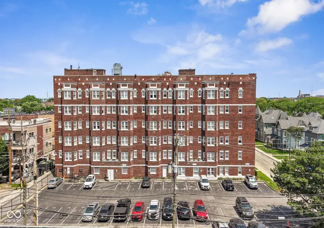 2nd image of 230 E 9th St #601, Indianapolis, IN 46204 | MLS# 22106573