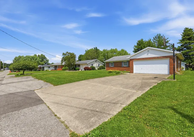 Homes for sale in Greensburg, IN | 512 S Poplar St, Greensburg, IN 47240 | MLS# 22106581