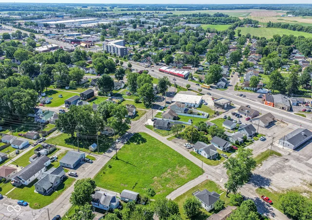 5th image of 102 Oak St, Columbus, IN 47201 | MLS# 22106584