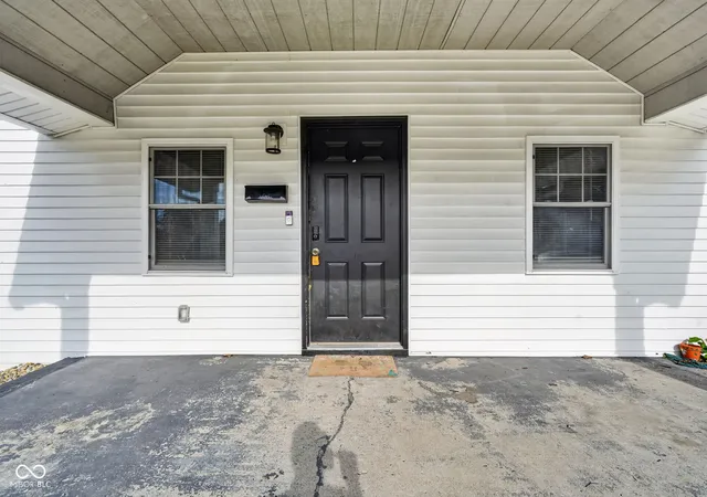 4th image of 2029 Hendricks St, Anderson, IN 46016 | MLS# 22106595