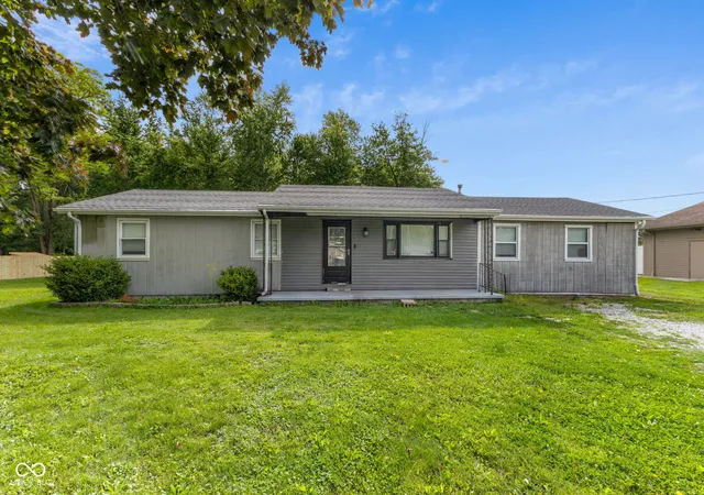Homes for sale in Crawfordsville, IN | 700 Shady Ln, Crawfordsville, IN 47933 | MLS# 22106596