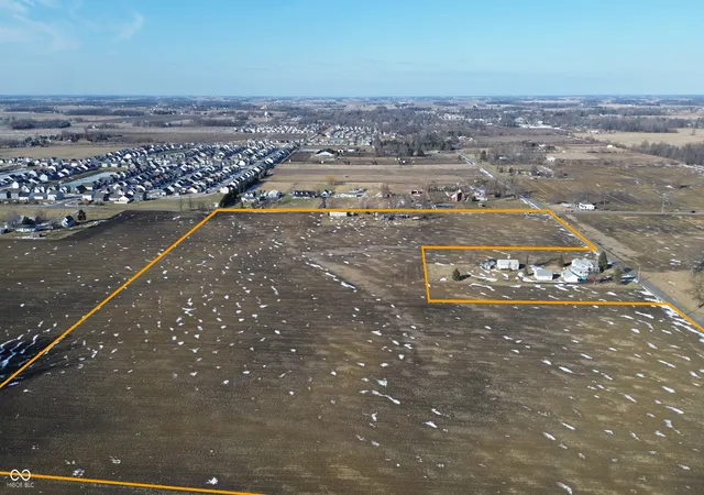 2nd image of 22600 Mulebarn Rd, Sheridan, IN 46069 | MLS# 22106600
