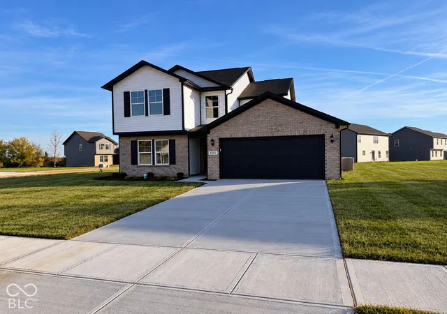 Photo 1 of Single family home for sale at 8600 N Seneca Dr, Muncie, IN 47303 | MLS# 22106619 | Listing updated on 2026-10-26