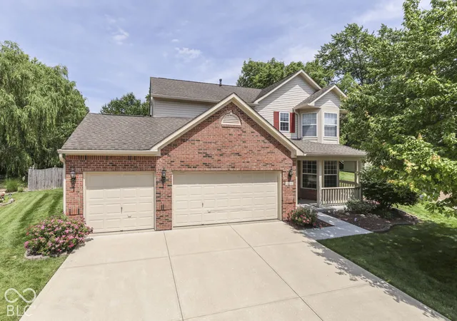 Photo 1 of Single family home for sale at 6814 Treyburn Cir, Indianapolis, IN 46237 | MLS# 22106630 | Listing updated on 2026-10-07