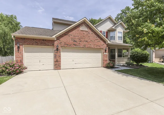 1st image of 6814 Treyburn Cir, Indianapolis, IN 46237 | MLS# 22106630