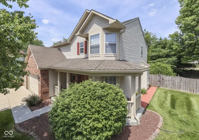 2nd image of 6814 Treyburn Cir, Indianapolis, IN 46237 | MLS# 22106630