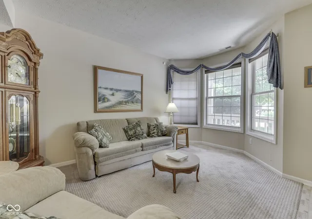 5th image of 6814 Treyburn Cir, Indianapolis, IN 46237 | MLS# 22106630