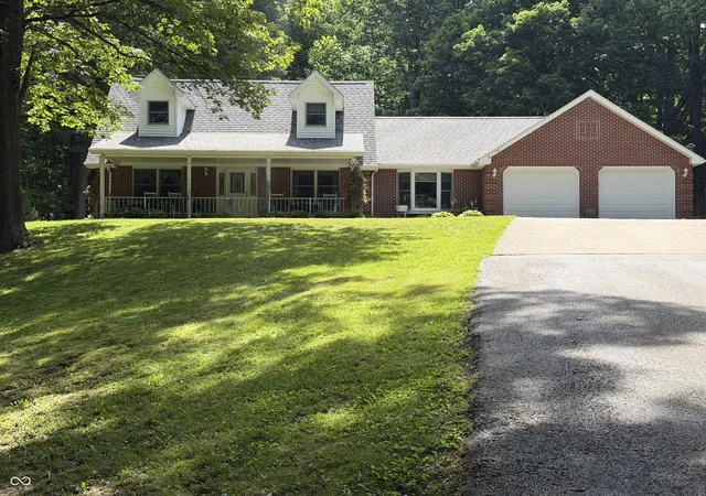 Homes for sale in Spencer, IN | 2636 Country Club Rd, Spencer, IN 47460 | MLS# 22106635
