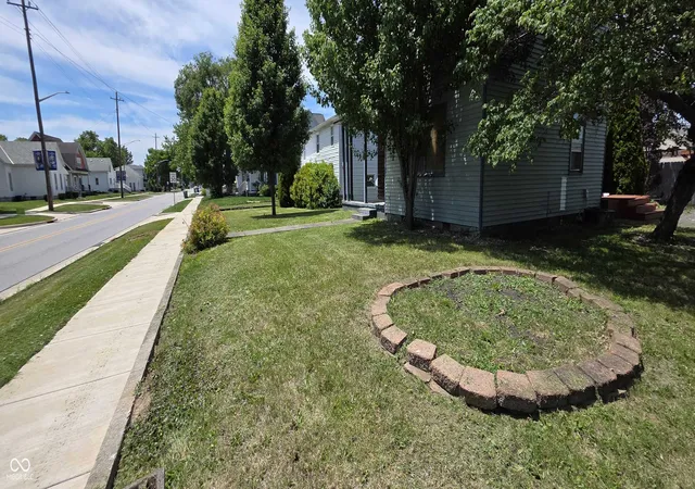 Photo 3 of Single family home for sale at 416 E Main St, Greentown, IN 46936 | MLS# 22106694 | Listing updated on 2026-10-01