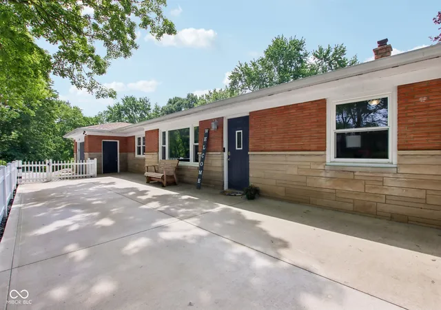 2nd image of 6399 E County Road 300 S, Plainfield, IN 46168 | MLS# 22106703