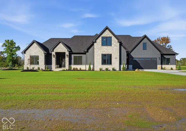 Photo 1 of Single family home for sale at 2786 S Kings Way, New Palestine, IN 46163 | MLS# 22106727 | Listing updated on 2026-10-26