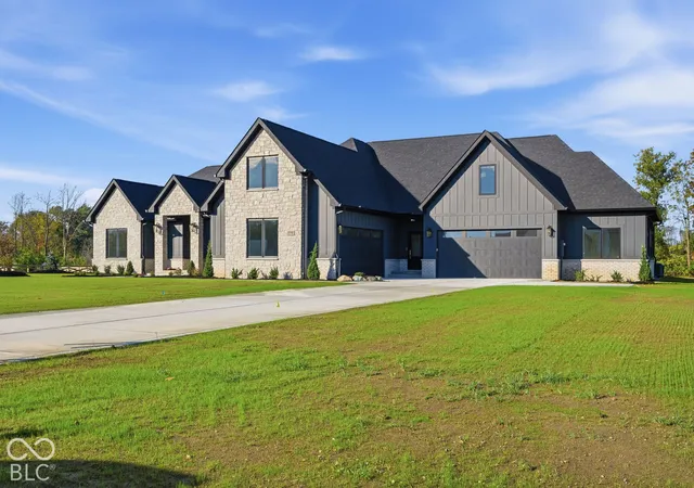 Photo 2 of Single family home for sale at 2786 S Kings Way, New Palestine, IN 46163 | MLS# 22106727 | Listing updated on 2026-10-26