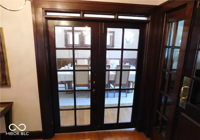 2nd image of 909 E 38th St, Indianapolis, IN 46205 | MLS# 22106735